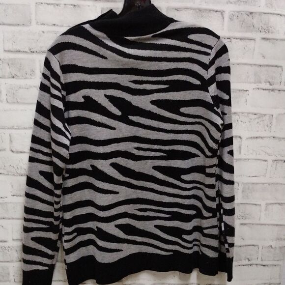 Calvin Klein sweater - Picture 3 of 3